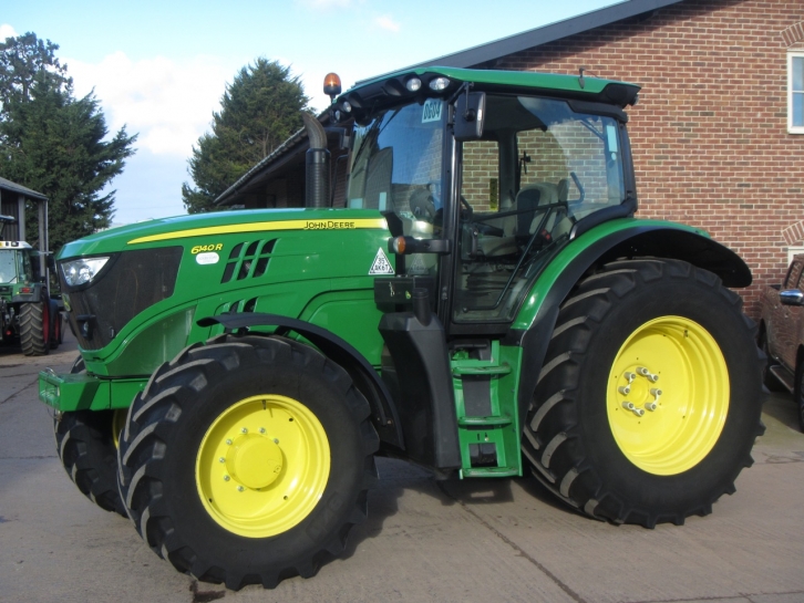John Deere 6140R
