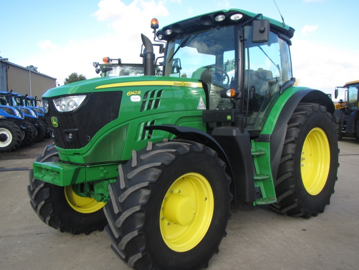 John Deere 6140R