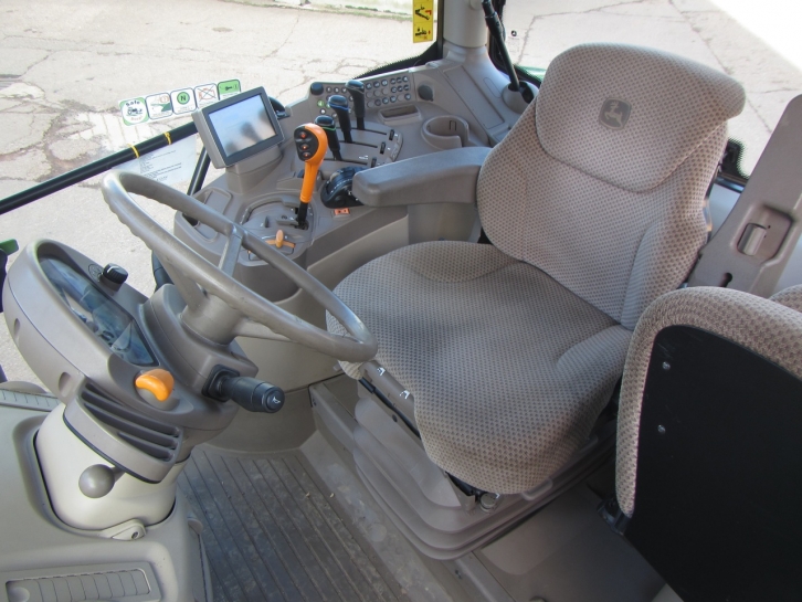 John Deere 6140R