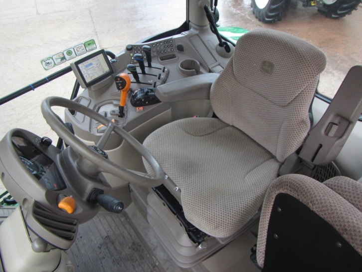 John Deere 6140R