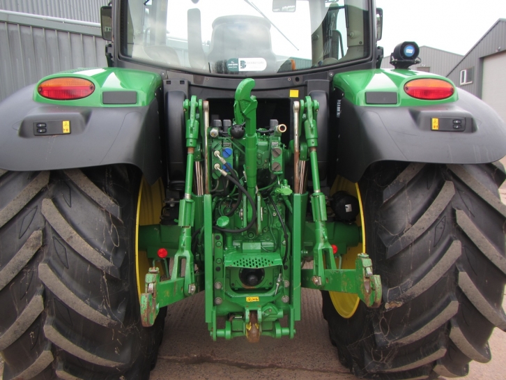 John Deere 6125R