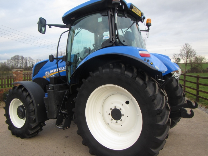 New Holland T7.210
