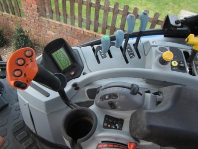 New Holland T7.210