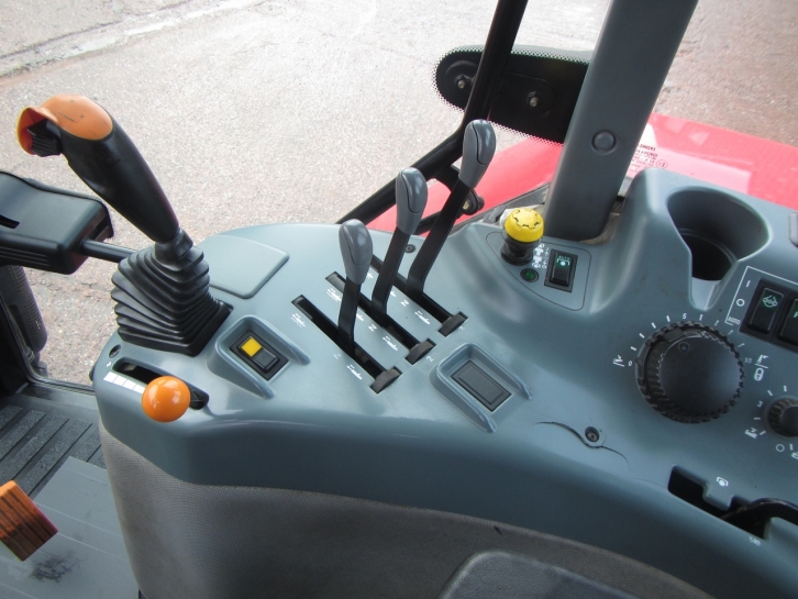 Case MX135