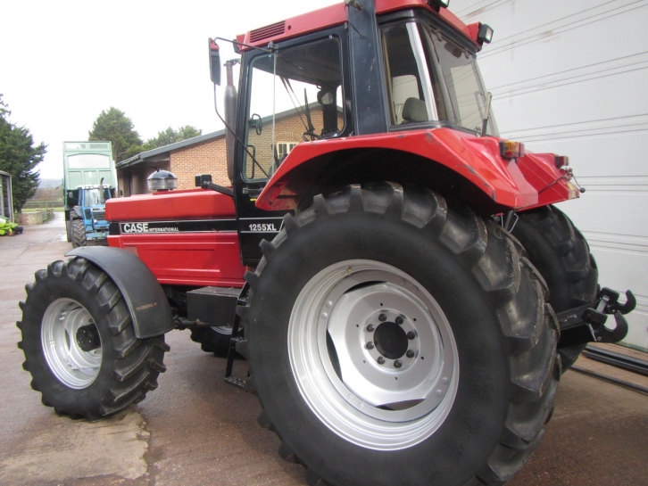 Case 1255XL