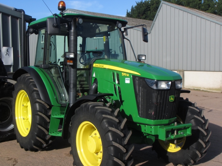 John Deere 5115M