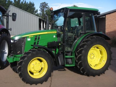 John Deere 5115M