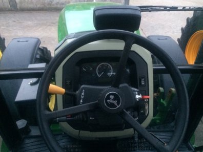John Deere 5115M