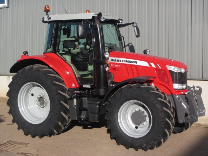 Massey Ferguson 6718S Exclusive