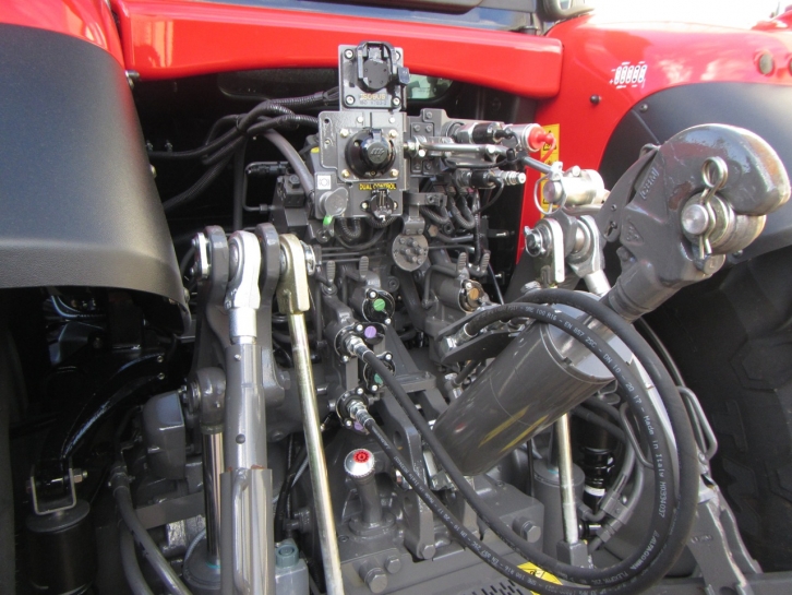 Massey Ferguson 6718S Exclusive