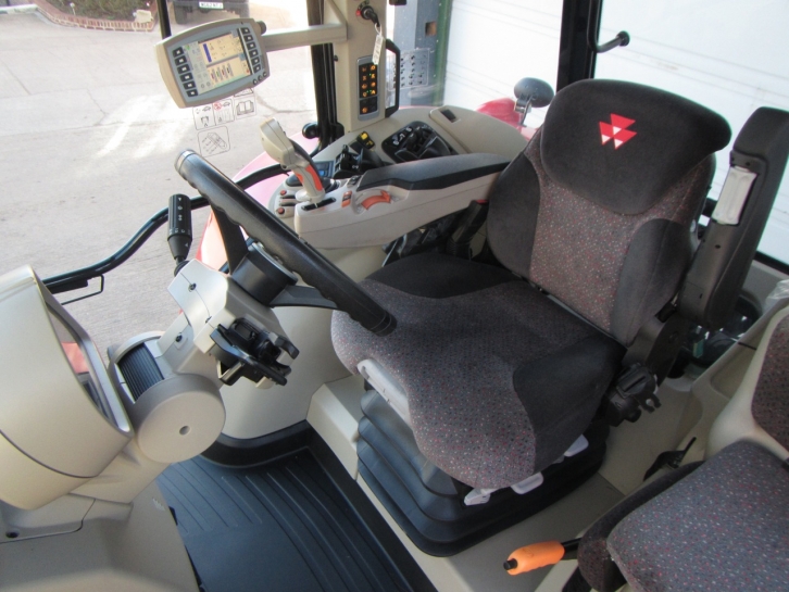 Massey Ferguson 6718S Exclusive