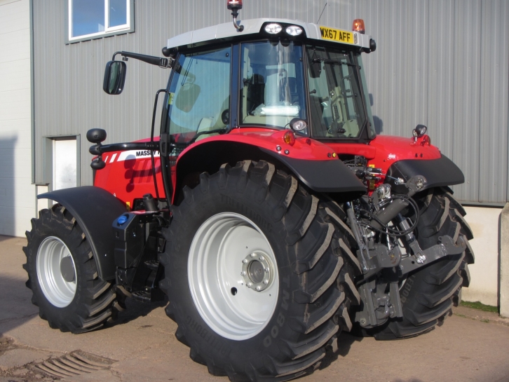 Massey Ferguson 6718S Exclusive