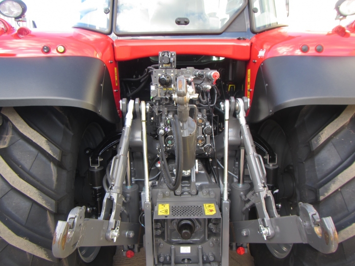 Massey Ferguson 6718S Exclusive