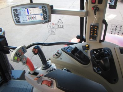 Massey Ferguson 6718S Exclusive