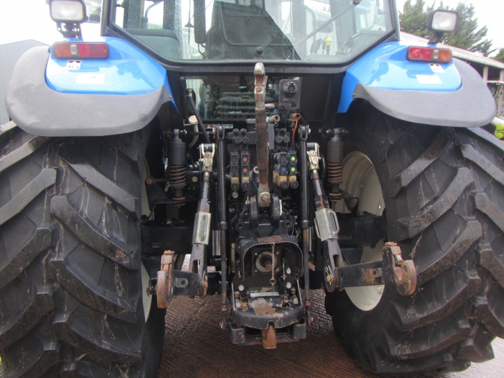 New Holland TM155