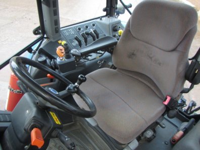 New Holland TM155