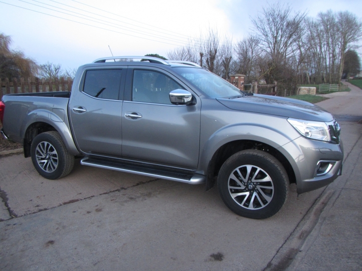 Nissan Navara Tekna 2.3 DCi 4WD Double Cab pickup