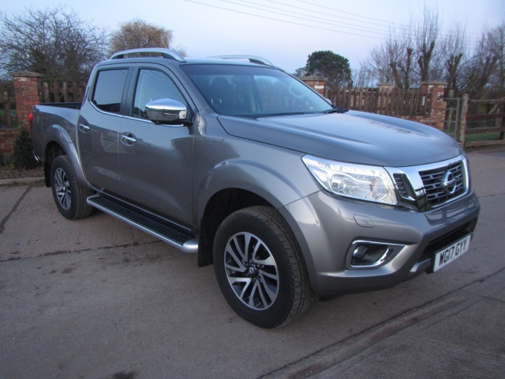 Nissan Navara Tekna 2.3 DCi 4WD Double Cab pickup