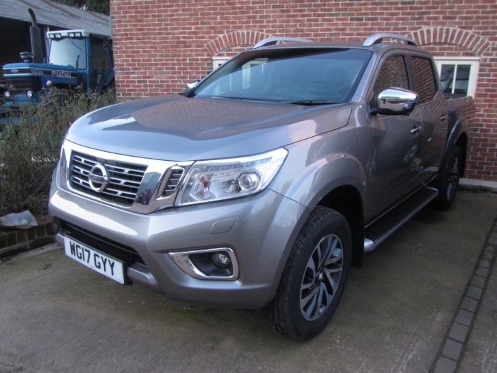 Nissan Navara Tekna 2.3 DCi 4WD Double Cab pickup
