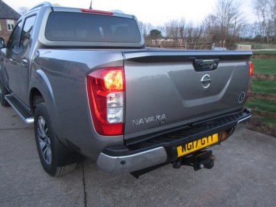 Nissan Navara Tekna 2.3 DCi 4WD Double Cab pickup
