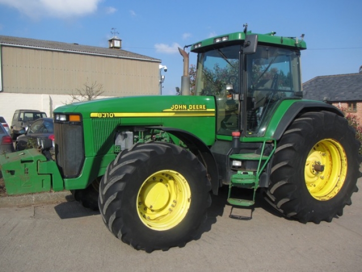 John Deere 8310