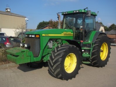 John Deere 8310