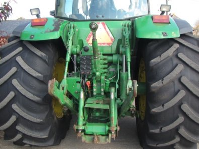 John Deere 8310