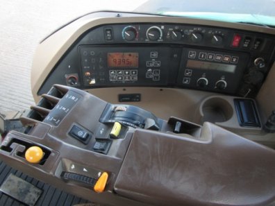 John Deere 8310