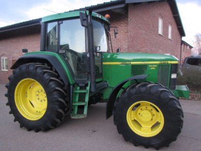 John Deere 6810