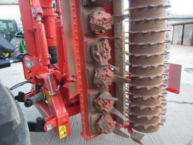 Kuhn HR 6004 power harrow