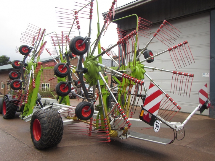 Claas Liner 3600 4 rotor rake