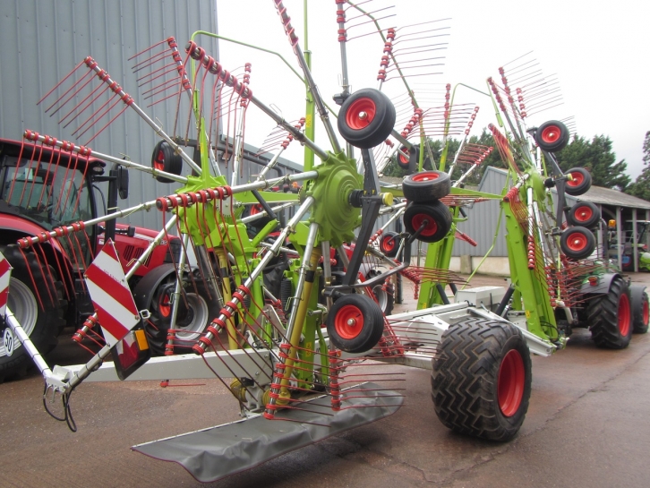 Claas Liner 3600 4 rotor rake