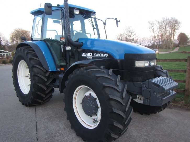 New Holland 8560