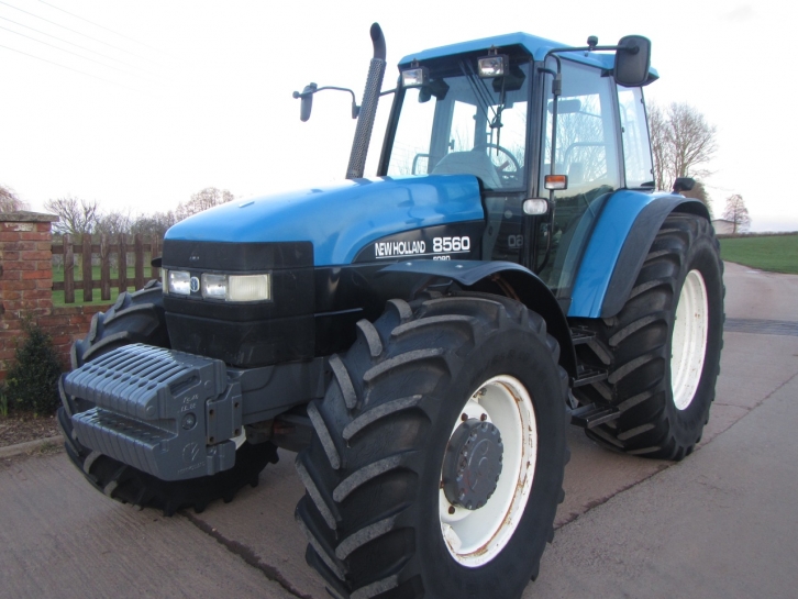New Holland 8560