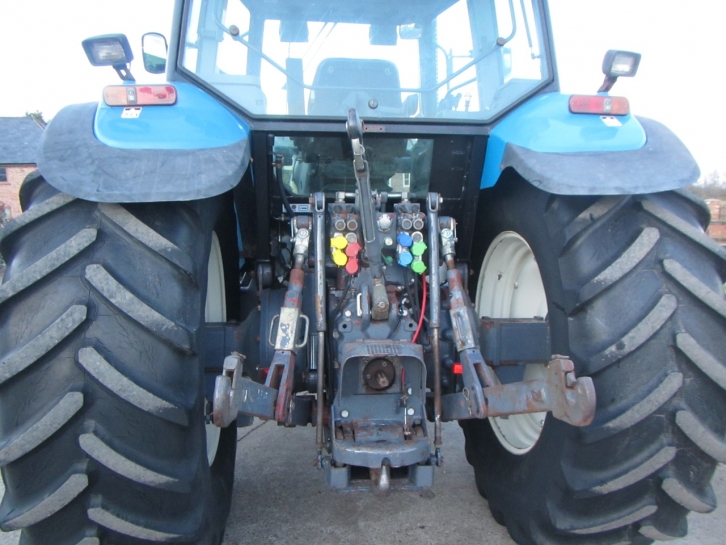 New Holland 8560
