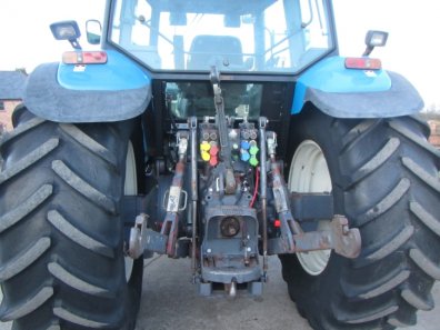 New Holland 8560