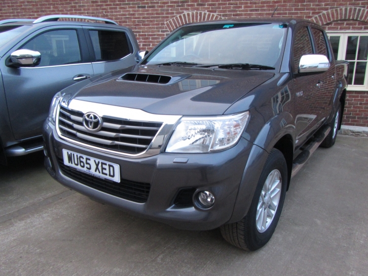 Toyota Hi-Lux Invincible 3.0LT D4D