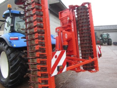 Kuhn HR 5004 5 Metre power harrow