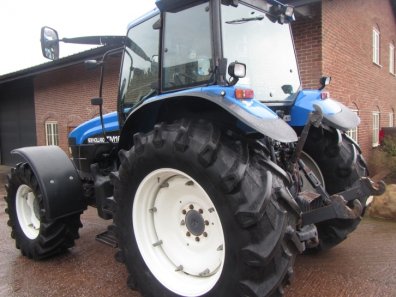 New Holland TM165