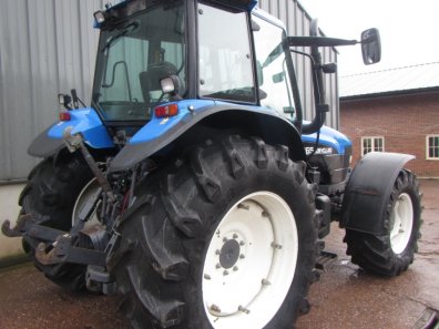 New Holland TM165