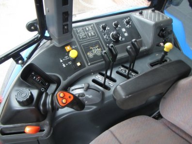 New Holland TM165