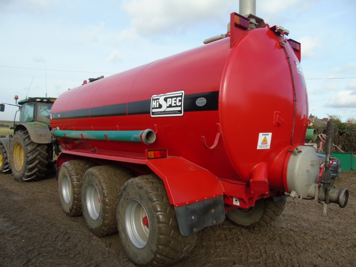 Hi-Spec 4500 Gallon vacuum tanker