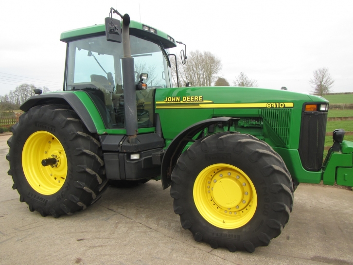 John Deere 8410