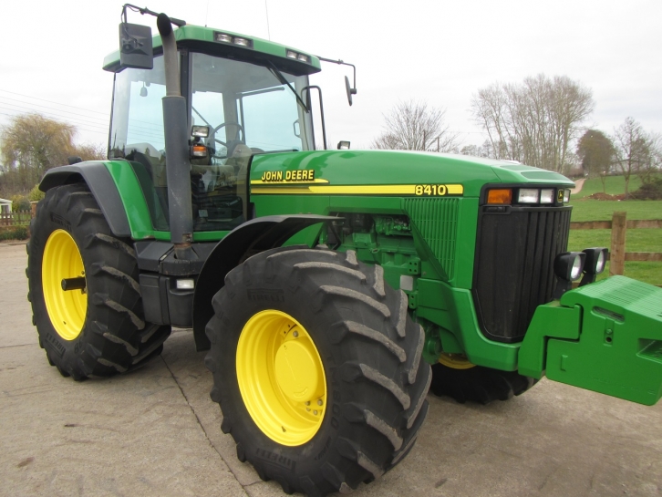 John Deere 8410