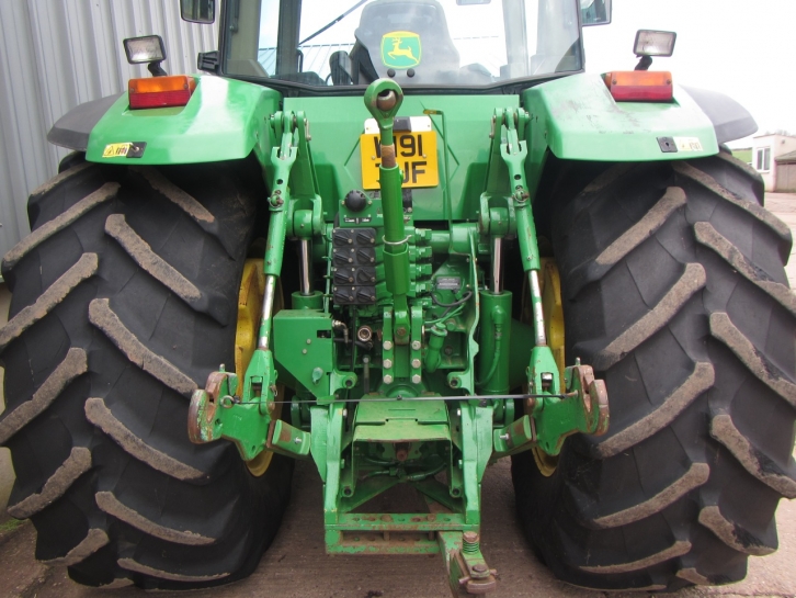 John Deere 8410