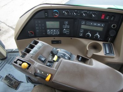 John Deere 8410