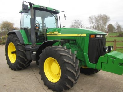 John Deere 8410