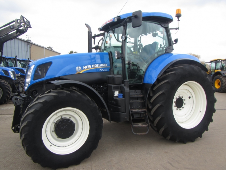 New Holland T7.250