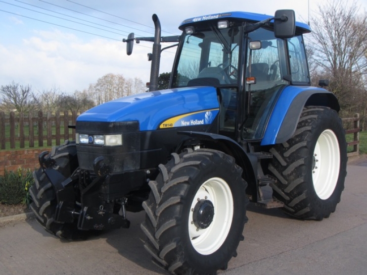 New Holland TM140