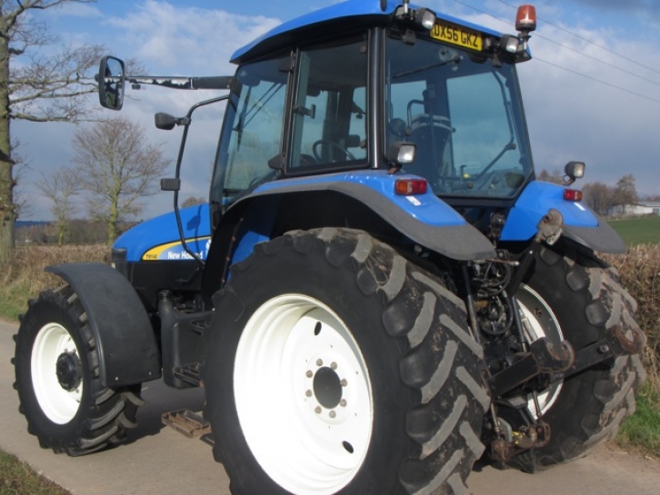 New Holland TM140